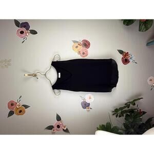 Sandy & Sid Classic Black V-Neck Tank Top - Size - Small